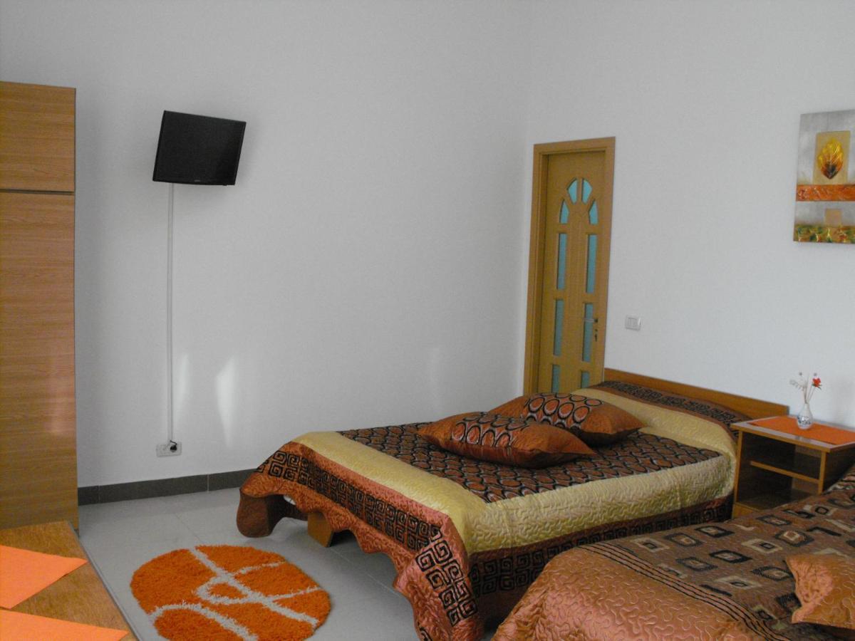 Casa Rustica Apart & Rooms Cimpineanca Exterior photo